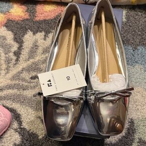 Free Assembly Silver Ballet Flats with Bow